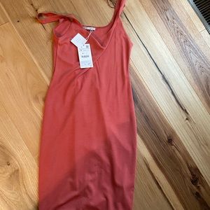 Beautiful dress!! Size small.